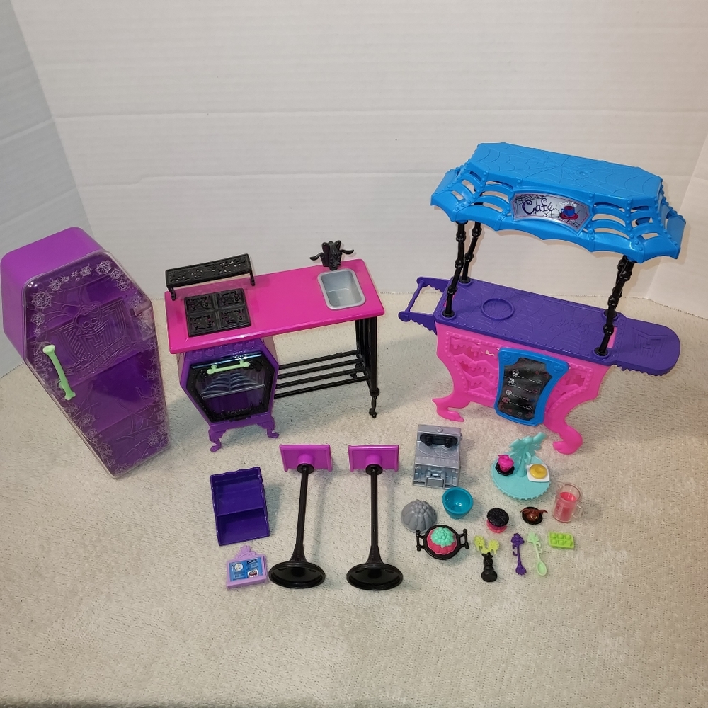 Monster High Ick Kitchen Set